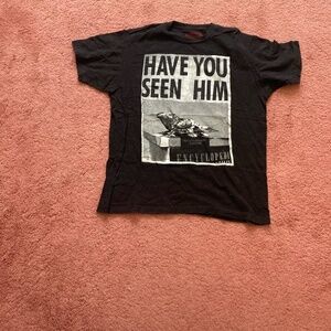 Netflix Stranger Things Have You Seen Him Short Sleeve T Shirt Size Large